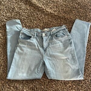Levi jeans. Womens high rise skinny. Size 32